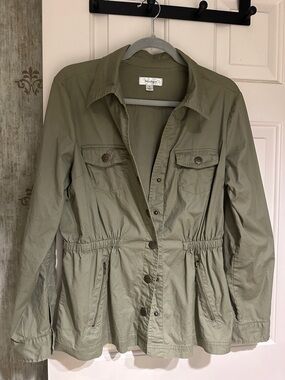 Lightweight, cotton safari jacket in olive green. Great condition